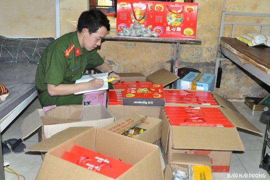 Lại phát hiện hàng trăm bánh Trung thu không rõ nguồn gốc ở thị trấn Gia Lộc 