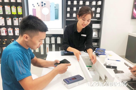 iPhone 15 chính hãng lên kệ ở Hải Dương, khách nhận hàng từ nửa đêm