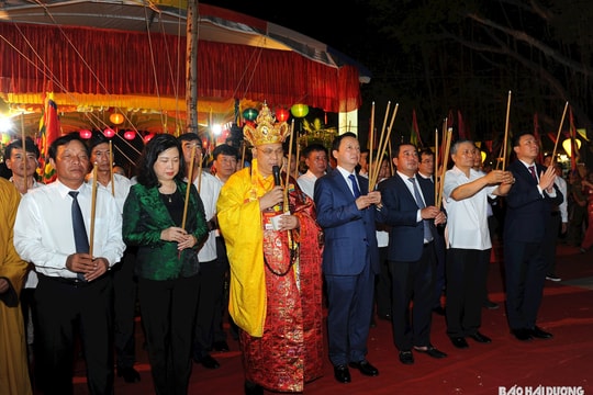 Tưởng niệm 723 năm ngày mất của Trần Hưng Đạo và khai hội mùa thu Côn Sơn-Kiếp Bạc