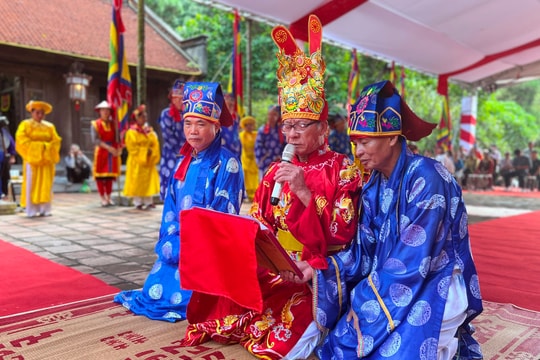 Trang trọng Lễ tế tại đền Nguyễn Trãi