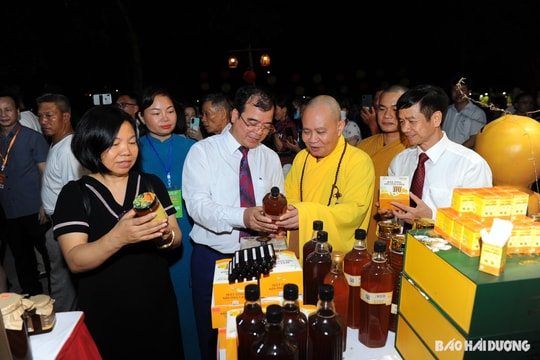 Tưng bừng khai mạc Tuần Văn hóa du lịch và Xúc tiến thương mại tại Kiếp Bạc