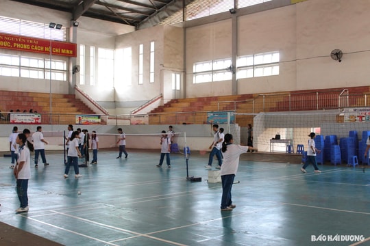 Chống lạm thu trong trường học, nhìn từ Nghị quyết 08
