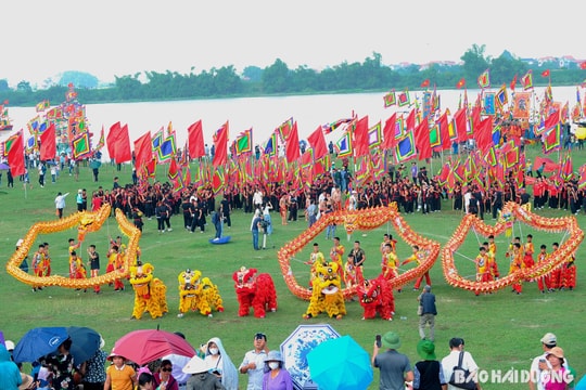 Army Festival lures thousands of visitors to Kiep Bac
