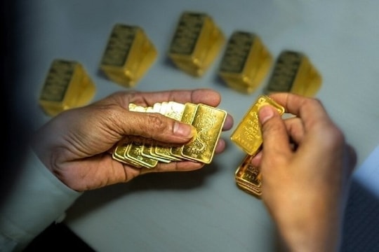 Sắp có biện pháp xử lý giá vàng "một mình một chợ"