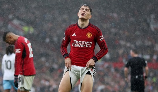 Man United và Man City cùng thua ở vòng 7 Premier League