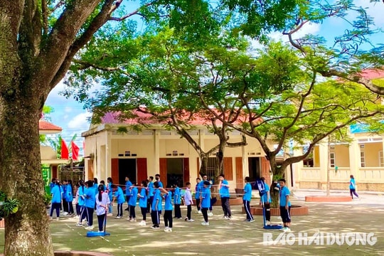 Ngăn chặn lạm thu trong trường học