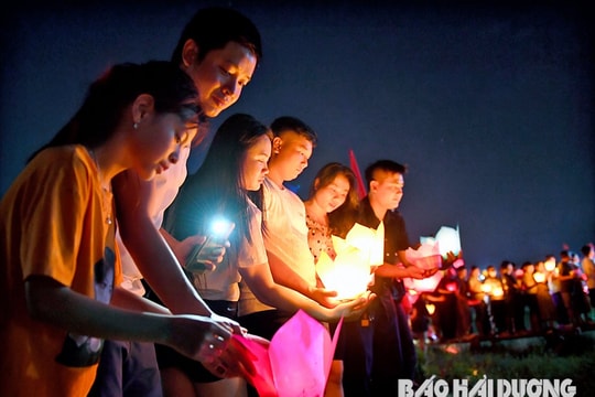 Trippers flock to Kiep Bac lantern festival
