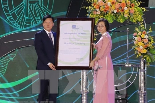 Non Nuoc Cao Bang receives Global Geopark title certificate after first re-verification