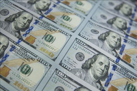 Đồng USD chạm mức cao mới của 11 năm