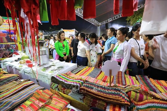 Khai mạc "Chợ phiên - nét đẹp vùng cao" 