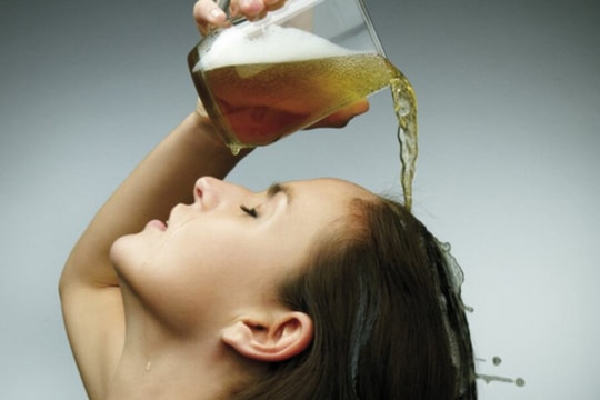 8 công dụng của bia hết hạn