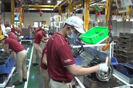 Vietnam moves up 4 places in Economic Freedom of World index