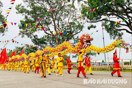 Trang nghiêm lễ giỗ Đức Thánh Trần