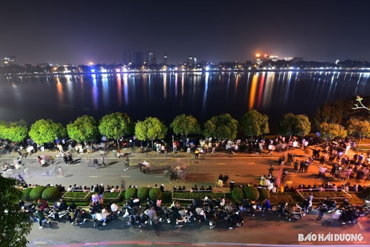 Bạch Đằng mênh mang hồ...