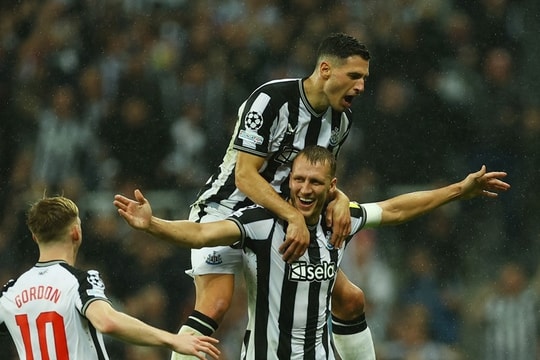 PSG thua 1-4 trên sân Newcastle