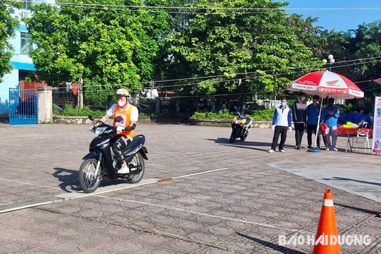 Sôi nổi Ngày hội “Thanh niên với văn hóa giao thông"