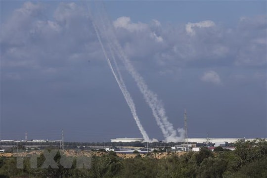 Israel tuyên bố tình trạng chiến tranh