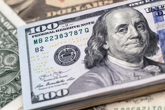 Giá vàng và dầu cuối tuần tăng, USD đi xuống