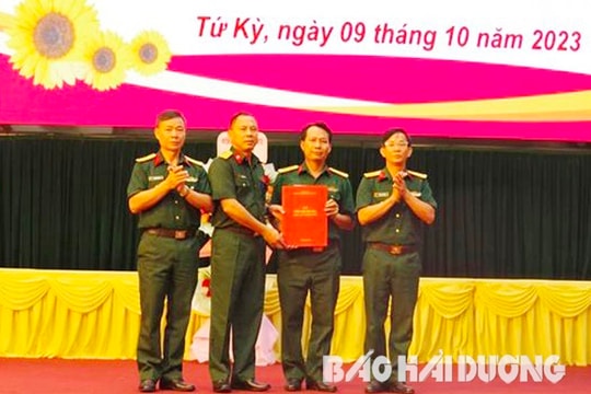 Lực lượng vũ trang cấp huyện quan tâm chăm lo gia đình chính sách