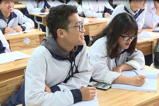 Bộ Giáo dục đề nghị giảm mức sàn, học phí bậc phổ thông sẽ giảm?