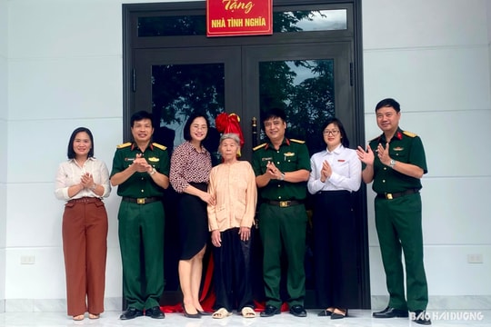 Ban Chỉ huy quân sự TP Hải Dương bàn giao nhà tình nghĩa