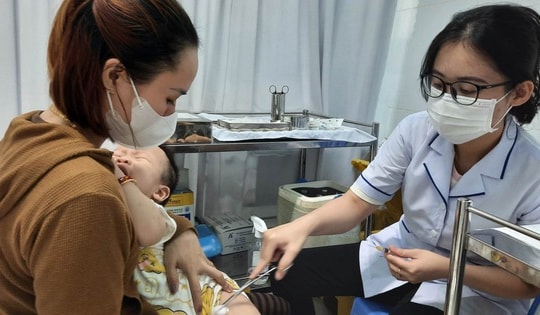 Tại sao vaccine tiêm chủng mở rộng vẫn thiếu?