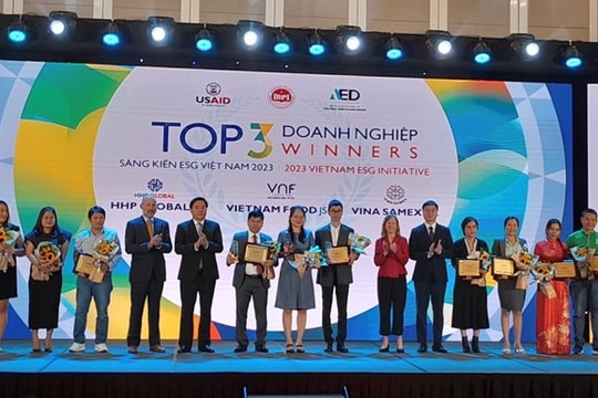 Trao giải 10 doanh nghiệp sáng kiến môi trường-xã hội-quản trị