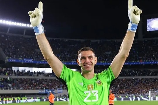 Martinez lập kỷ lục giữ sạch lưới cho Argentina