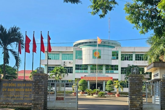 Thua kiện 6 giáo viên, huyện xin kinh phí để bồi thường