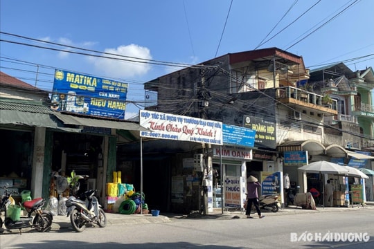 Thu tiền vé xe tại chợ Nứa sai quy định