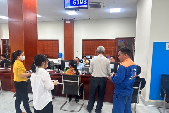 Không cần đổ xô đi đổi giấy phép lái xe sang thẻ nhựa