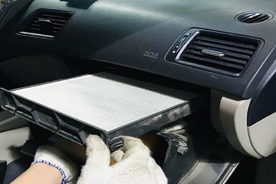 Cách vệ sinh lọc gió điều hòa ô tô