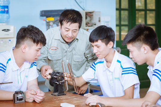 Tăng lương giáo viên trung cấp, cao đẳng cao nhất hơn 14 triệu đồng/tháng