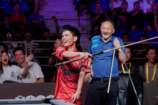 Huyền thoại Efren Reyes thắng Đỗ Khải ở trận đấu biểu diễn của Hanoi Open Pool