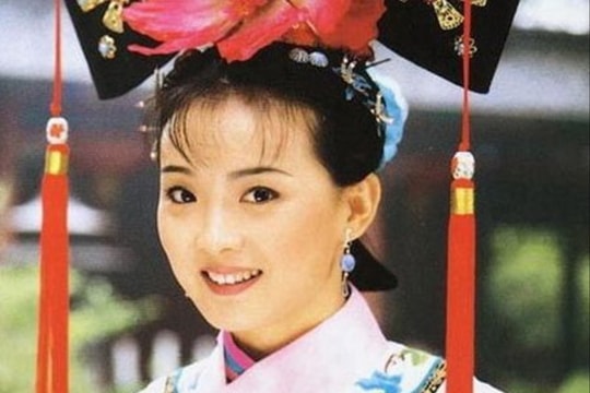 Diễn viên "Hoàn Châu cách cách" bị chồng giàu ghẻ lạnh, con trai tát giữa đường