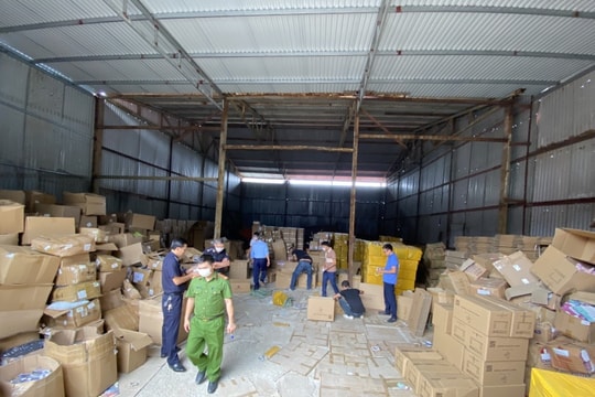 Phát hiện hơn 100.000 sản phẩm thuốc lá điện tử có dấu hiệu nhập lậu