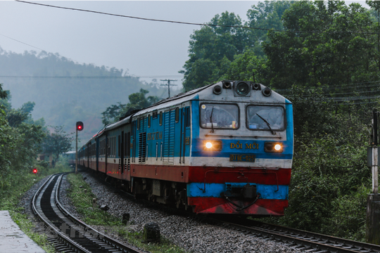 Cho phép lập báo cáo nghiên cứu dự án đường sắt dài hơn 100km