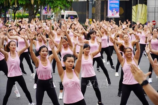 Trên 700 phụ nữ cùng đồng diễn Aerobic ở TP Hồ Chí Minh
