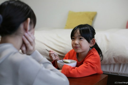 Tác hại than nghèo kể khổ với con