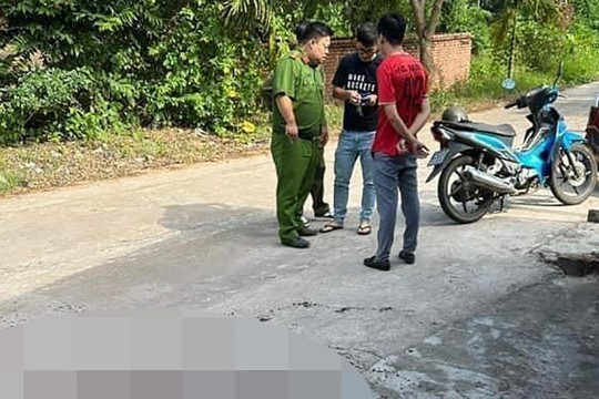 Chồng đâm nhiều nhát vào bụng và đầu vợ, rồi tự sát ở Quảng Ninh