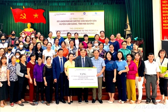 Tặng 611 thùng quà cho phụ nữ và trẻ em gái khó khăn ở huyện Cẩm Giàng