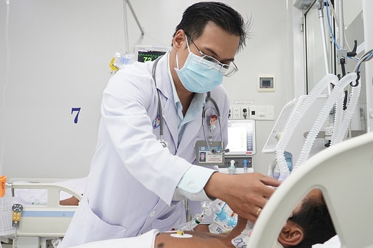Bệnh nhân ngộ độc sau uống sữa bột "tổn thương đa tạng"
