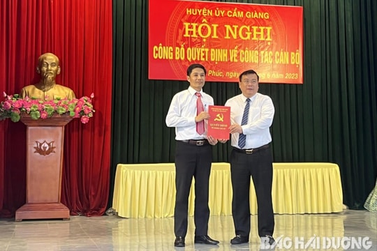 Gắn kiểm tra, giám sát với công tác cán bộ