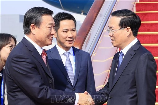 Chủ tịch nước đến Bắc Kinh, bắt đầu tham dự Diễn đàn cấp cao "Vành đai và Con đường"
