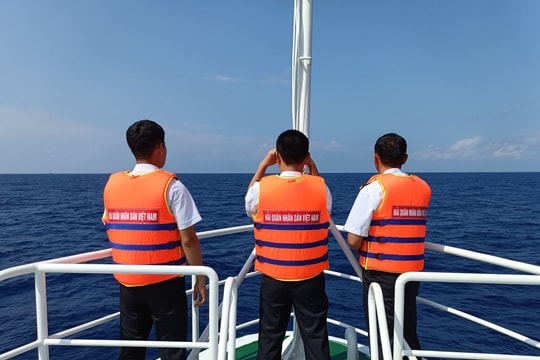 Thủ tướng Chính phủ chỉ đạo tổ chức tìm kiếm, cứu nạn các ngư dân trên biển Trường Sa