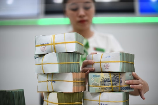 Những ngân hàng đầu tiên báo lãi giảm