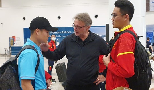 Tuyển Việt Nam về nước sau loạt trận toàn thua FIFA Days