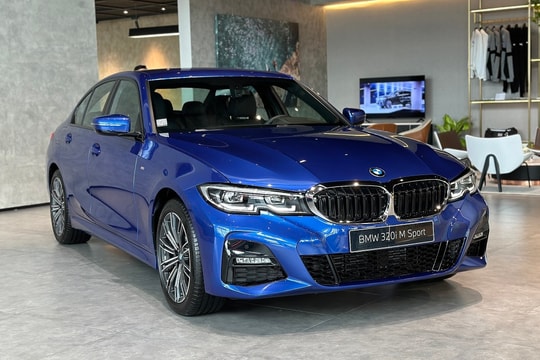 Xe sang giảm giá hàng loạt tại Việt Nam