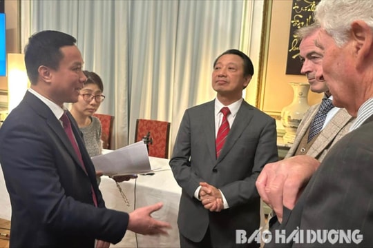 Chủ tịch UBND tỉnh Triệu Thế Hùng quảng bá về Hải Dương tại Bỉ