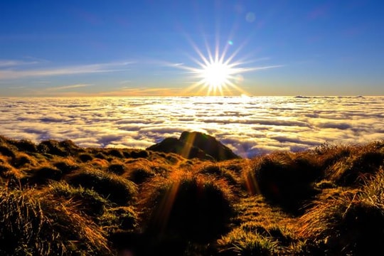 Khám phá vẻ đẹp hoang sơ của đỉnh Lùng Cúng